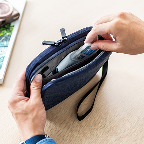ポーチ（トラベルポーチ・ガジェットポーチ・小物入れ・おしゃれ・大容量・人気・おすすめ・男性・仕切り・収納・便利・持ち運び・ファスナーガード・ストラップ・ネイビー）BAGIN013NV