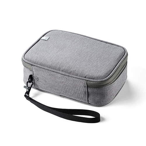 ポーチ（トラベルポーチ・ガジェットポーチ・小物入れ・おしゃれ・大容量・人気・おすすめ・男性・仕切り・収納・便利・持ち運び・ストラップ・グレー）BAGIN018GY