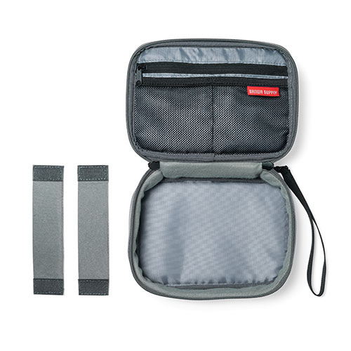 ポーチ（トラベルポーチ・ガジェットポーチ・小物入れ・おしゃれ・大容量・人気・おすすめ・男性・仕切り・収納・便利・持ち運び・ストラップ・グレー）BAGIN018GY