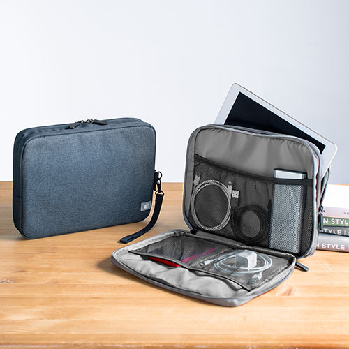 ポーチ（トラベルポーチ・ガジェットポーチ・小物入れ・おしゃれ・大容量・人気・おすすめ・男性・仕切り・収納・便利・持ち運び・2層式・B5サイズ・グレー）BAGIN024GY