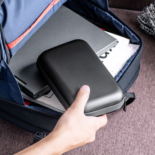 ポーチ（トラベルポーチ・ガジェットポーチ・小物入れ・おしゃれ・大容量・人気・おすすめ・男性・仕切り・収納・便利・持ち運び・セミハード・フルオープンファスナー・ストラップ・黒）BAGIN027BK