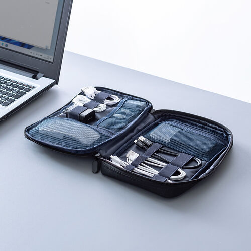 ポーチ（トラベルポーチ・ガジェットポーチ・小物入れ・おしゃれ・大容量・人気・おすすめ・男性・仕切り・収納・便利・持ち運び・フルオープン・薄型・ゴムバンド固定・黒）BAGIN036BK