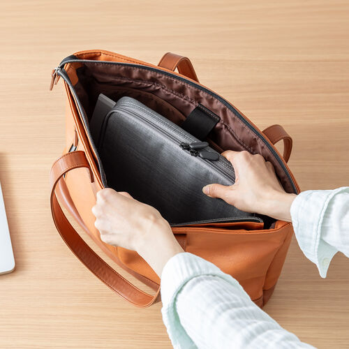 ポーチ（トラベルポーチ・ガジェットポーチ・小物入れ・おしゃれ・大容量・人気・おすすめ・男性・仕切り・収納・便利・持ち運び・フルオープン・薄型・ゴムバンド固定・グレー）BAGIN036GY