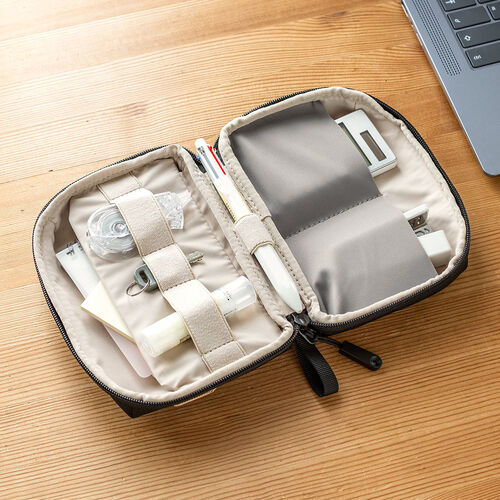 ガジェットポーチ（トラベルポーチ・旅行・出張・収納ポーチ・撥水生地・ダブルファスナー・自立・ブラック）