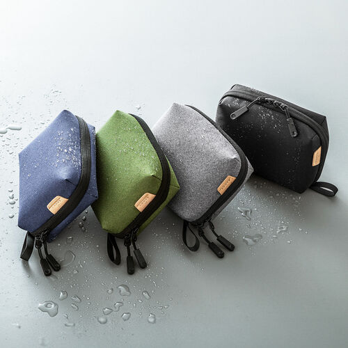 ガジェットポーチ（トラベルポーチ・旅行・出張・収納ポーチ・撥水生地・ダブルファスナー・自立・カーキ）