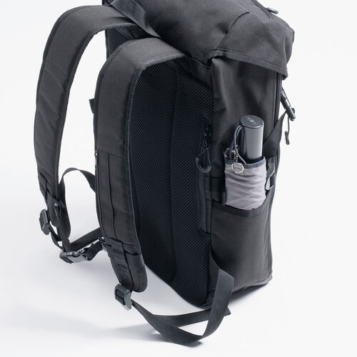 リュック（フラップ付き・ロゴレス・15.3インチ・PC収納・通学・通勤・カジュアル・多機能・メンズ・ビジネス・バックパック・大容量・24L・A4収納・ブラック）