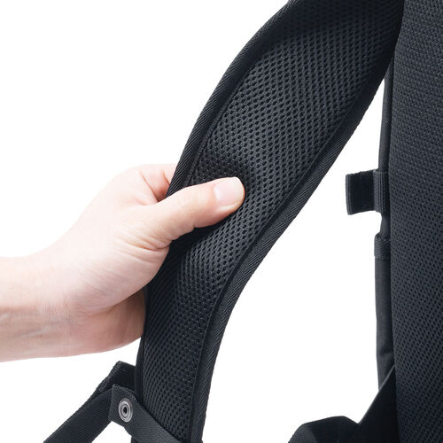 リュック（フラップ付き・ロゴレス・15.3インチ・PC収納・通学・通勤・カジュアル・多機能・メンズ・ビジネス・バックパック・大容量・24L・A4収納・ブラック）