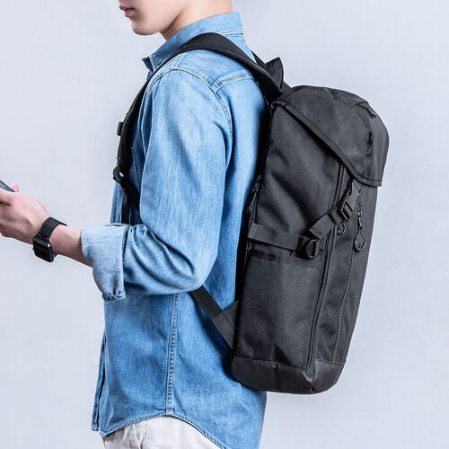 リュック（フラップ付き・ロゴレス・15.3インチ・PC収納・通学・通勤・カジュアル・多機能・メンズ・ビジネス・バックパック・大容量・24L・A4収納・ブラック）