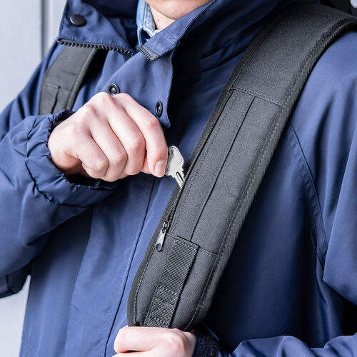 リュック（フラップ付き・ロゴレス・15.3インチ・PC収納・通学・通勤・カジュアル・多機能・メンズ・ビジネス・バックパック・大容量・24L・A4収納・ブラック）