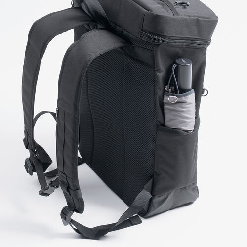 リュック（スクエア・ロゴレス・16インチ・PC収納・通学・通勤・カジュアル・多機能・メンズ・ビジネス・ボックスパック・バックパック・大容量・26L・A4収納・ブラック）