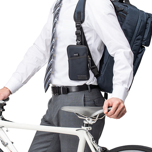 リュックベルト用スマホポーチ（ベルト取付・3通り設置可能・ネイビー）