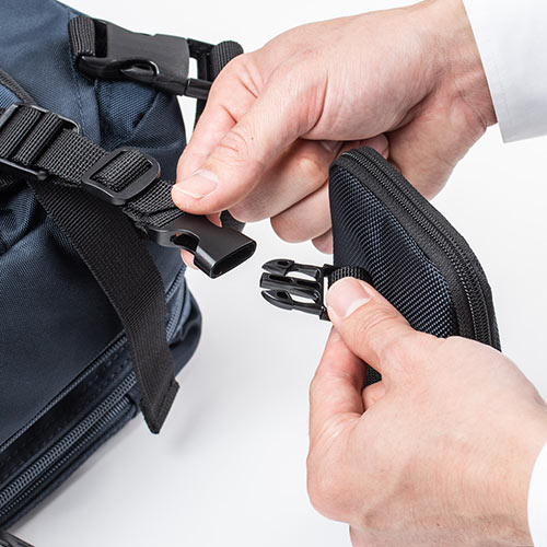 リュックベルト用スマホポーチ（ベルト取付・3通り設置可能・ネイビー）