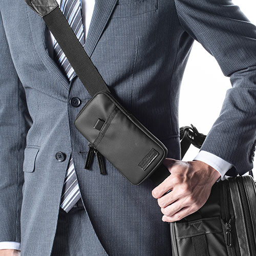 スマホポーチ（リュックベルト用・ベルト取付・3通り設置可能・耐水生地・ブラック） EZ2-BAGOP1WP