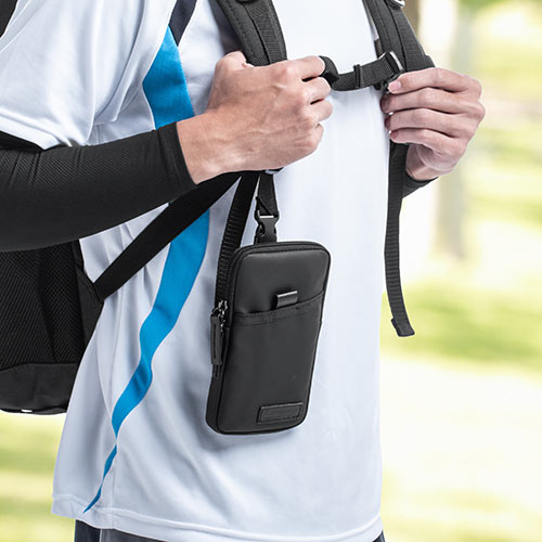 スマホポーチ（リュックベルト用・ベルト取付・3通り設置可能・耐水生地・ブラック） EZ2-BAGOP1WP