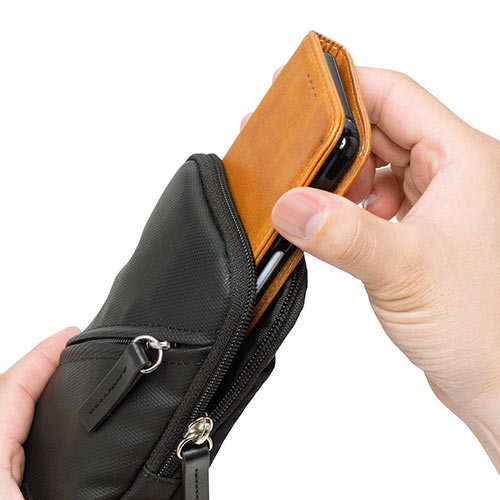 スマホポーチ（リュックベルト用・ショルダーベルト取付・6.5インチ対応・スマホケース・シングル・耐水生地・ブラック）