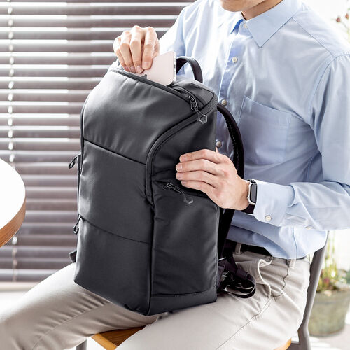 ビジネスリュック SPACE-WING（ラダー形状ショルダーベルト・20リットル・軽量・ビジネスバッグパック・通勤バッグ・ブラック）