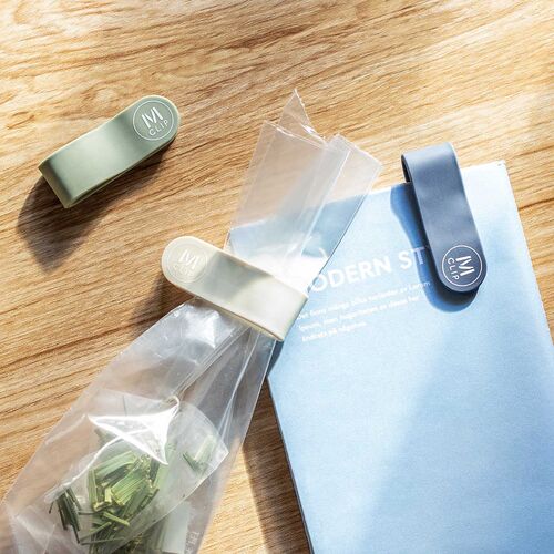 万能クリップ（5色セット・マグネット・クリップ・くすみカラー・シリコン製・ケーブルホルダー・磁石・ピン・メモ・冷蔵庫）