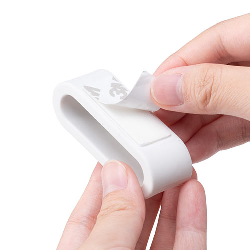 ケーブルホルダー（ケーブルアクセサリ・コードホルダー・ケーブル落下防止・シリコン製・テープ貼り付け・2個入り・ホワイト）