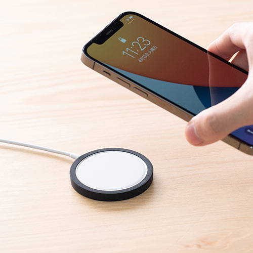 MagSafe用ケース（シリコン・保護カバー・滑り止め・傷防止・マットブラック/ホワイトクリア各1個）