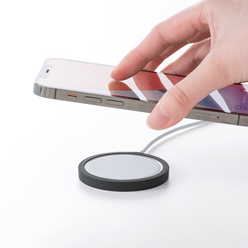 MagSafe用ケース（シリコン・保護カバー・滑り止め・傷防止・マットブラック/ホワイトクリア各1個）