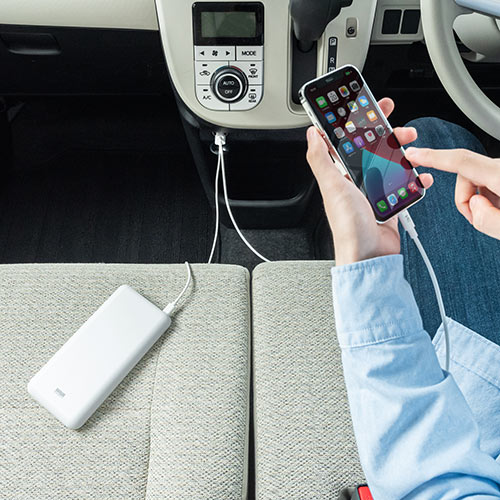 カーチャージャー（車載充電器・Type-C・Type-A・USB PD30W対応・5V/2.4A・急速充電・シガーソケット・12V/24V対応・コンパクト）