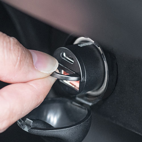 カーチャージャー（車載充電器・Type-C・Type-A・USB PD30W対応・5V/2.4A・急速充電・シガーソケット・12V/24V対応・コンパクト）