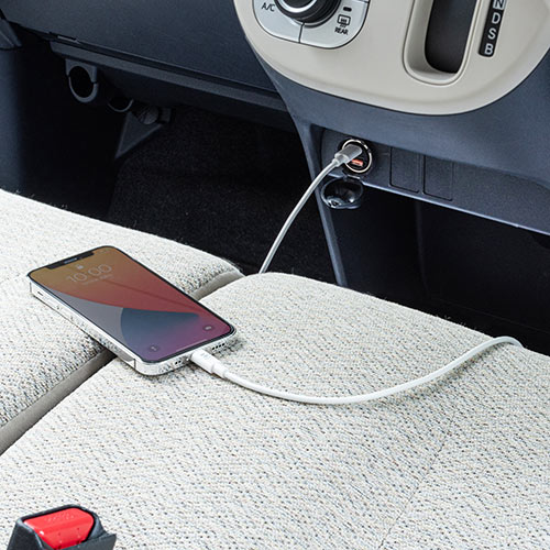 カーチャージャー（車載充電器・Type-C・Type-A・USB PD30W対応・5V/2.4A・急速充電・シガーソケット・12V/24V対応・コンパクト）