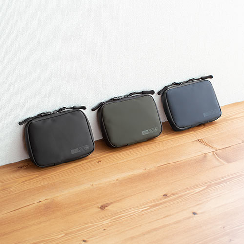 スマートキーケース スマートキー2個収納 カード2枚収納 防水 防塵 止水ファスナー 外側ポケット付き キーリング付属 ブラック