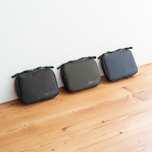 【アウトレット】スマートキーケース スマートキー2個収納 カード2枚収納 防水 防塵 止水ファスナー 外側ポケット付き キーリング付属 カーキ