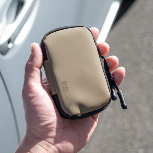 スマートキーケース（スマートキー1個収納・カード2枚収納・防水・防塵・止水ファスナー・キーリング付属・ベージュ）