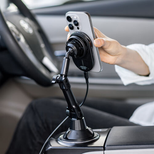 車載ホルダー（ワイヤレス充電対応・半導体冷却機能・ペルチェ素子・マグネット・磁気吸着・スマホホルダー・車・ドリンクホルダー設置・片手操作・iPhone・Android・急速充電・メタルリング付属）