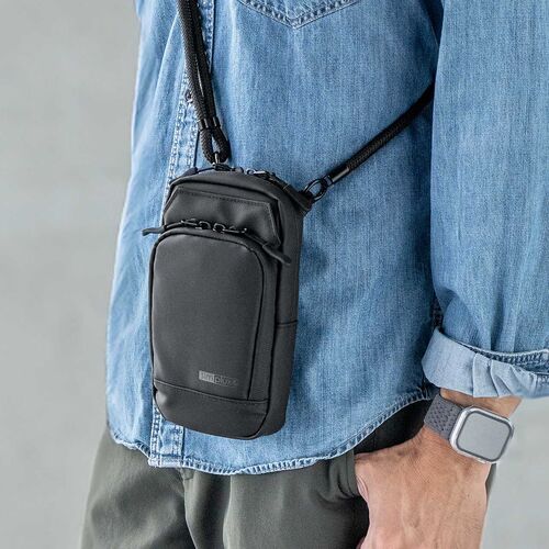 スマホポーチ（スマートキーケース・スマートキー2個収納・カード収納・防水・防塵・止水ファスナー・外側ポケット付き・小銭入れ・カラビナフック・キーリング・ブラック）