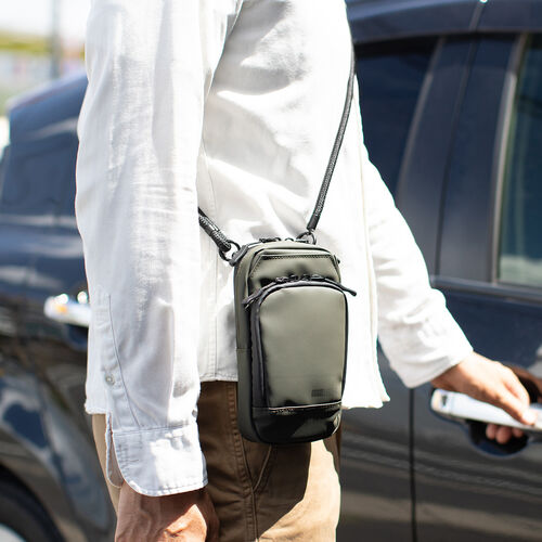 スマホポーチ（スマートキーケース・スマートキー2個収納・カード収納・防水・防塵・止水ファスナー・外側ポケット付き・小銭入れ・カラビナフック・キーリング・カーキ）