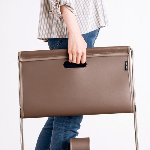 【アウトレット】カバン置き（折りたたみ・荷物置き・合成皮革・耐荷重5kg・荷物入れ・バッグ置き台・手荷物・コンパクト・飲食店・ブラウン）