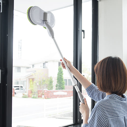 電動モップ（コードレス・充電式・クリーナー・連続60分使用・伸縮可能・軽量）