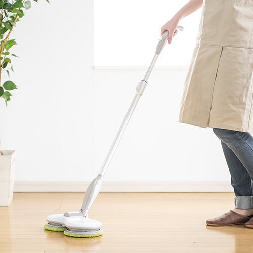 電動モップ（コードレス・充電式・クリーナー・連続60分使用・伸縮可能・軽量）