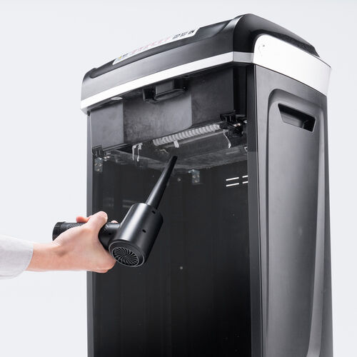 電動エアダスター（充電式・5種類のノズル付き・3段階風量調整・LED付き・ガス不使用・クリーナー）