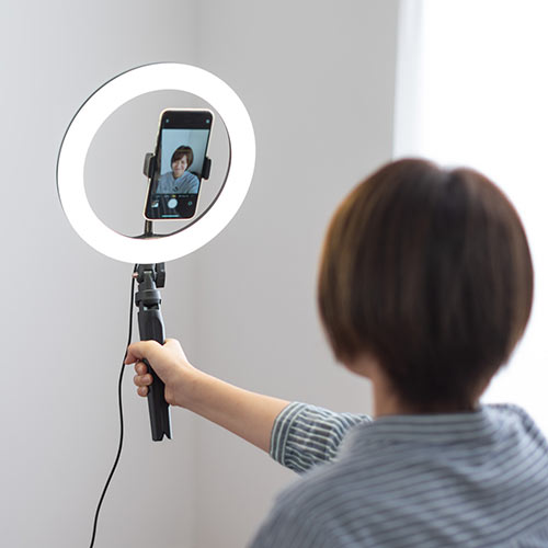 LEDリングライト（自撮り・撮影・スマホ用・テレワーク・Zoom・YouTube・TikTok・120灯・最大800ルーメン・オークション・フリマ）