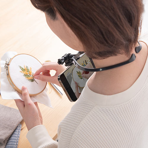 スマホホルダー(首掛け・動画撮影・YouTube・オンライン授業・ハンズフリー・角度調整) DGCAM033