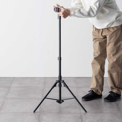 カメラ三脚（軽量・iPhone/スマホ設置対応ホルダー付・自動で脚が開く・ハンドル搭載・高さ調整）