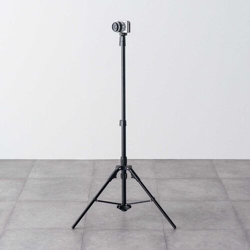 カメラ三脚（軽量・iPhone/スマホ設置対応ホルダー付・自動で脚が開く・ハンドル搭載・高さ調整）