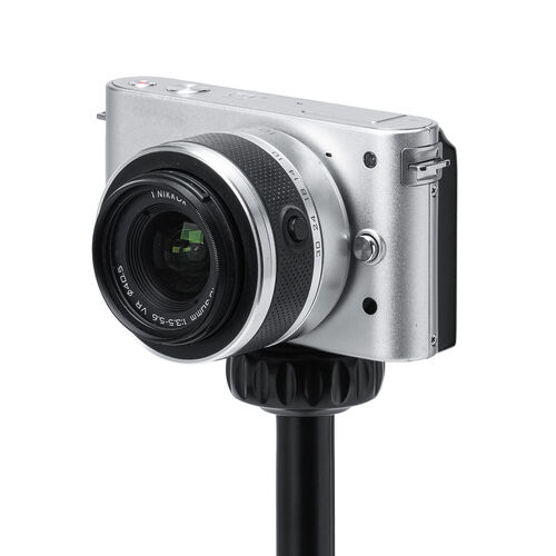 カメラ三脚（軽量・iPhone/スマホ設置対応ホルダー付・自動で脚が開く・ハンドル搭載・高さ調整）