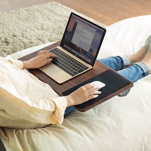 【アウトレット・訳あり・セール】クッションテーブル(膝上・ノートパソコン・タブレット・ラップトップテーブル・木目・ワイド・マウスパッド)