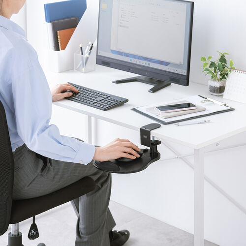 マウステーブル（360度回転・クランプ式・硬質プラスチック製・ブラック・リストレスト・ジェル）