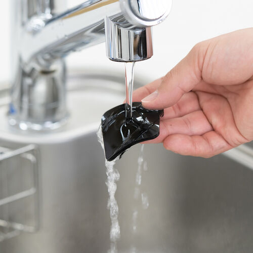 耐震マット（耐震ジェル・震度7クラス・5×5cm・4枚入り・ブラック）