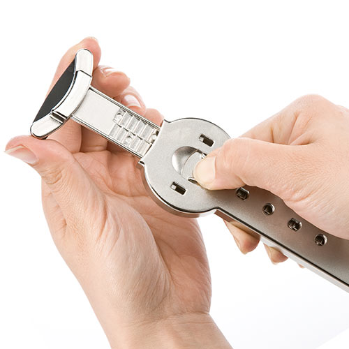 タブレット・iPadセキュリティワイヤー（10.5インチ/9.7インチiPad Pro・9.7インチiPad（2018/2017）・mini 4対応・汎用タイプ・7インチ～10インチ対応・シルバー）