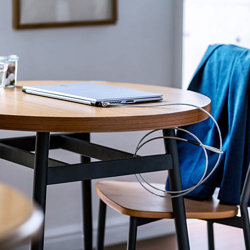 セキュリティワイヤー（超小型シリンダ・3×7mmスロット・小型シリンダ・約1.5m）