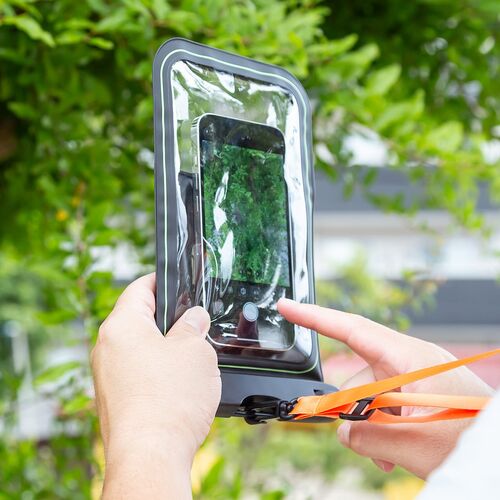 防水ケース（水に浮く・9インチ対応・完全防水・IPX8・ストラップ付・iPhone15・iPhone14・iPhone13・SE・Android用・お風呂・海・プール・首かけ・水中撮影・ソフトケース）