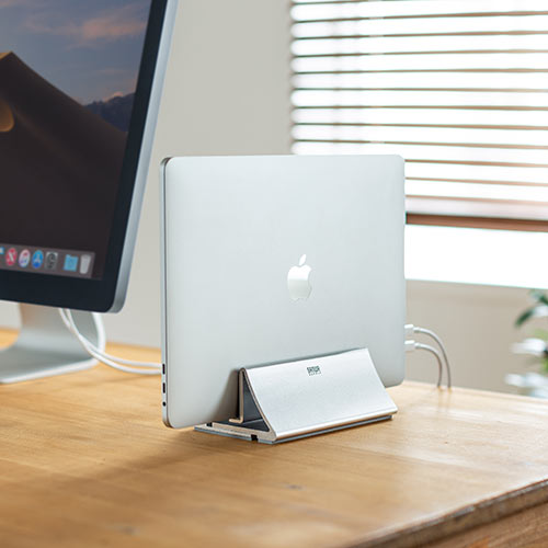 ノートパソコンスタンド（クラムシェルスタンド・MacBook・アルミ・スマホスタンド・縦置き・幅調節可）