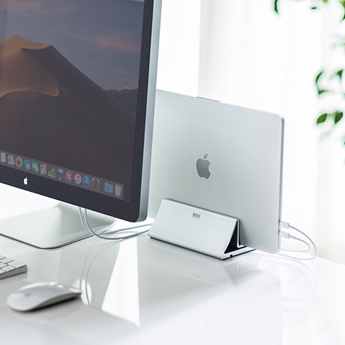 ノートパソコンスタンド（クラムシェルスタンド・MacBook・アルミ・スマホスタンド・縦置き・幅調節可）